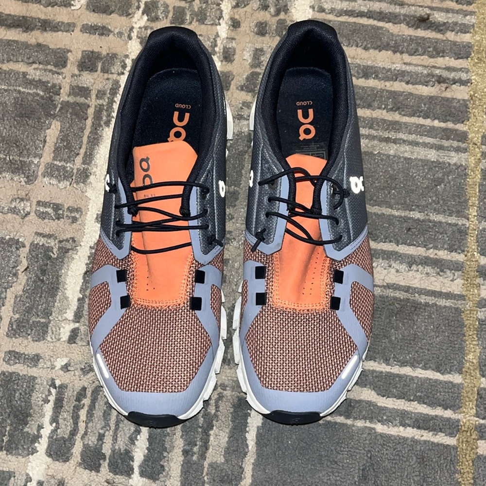 On Cloud Women’s 9.5